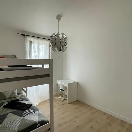 Spacious Of 120 M In Apartment *