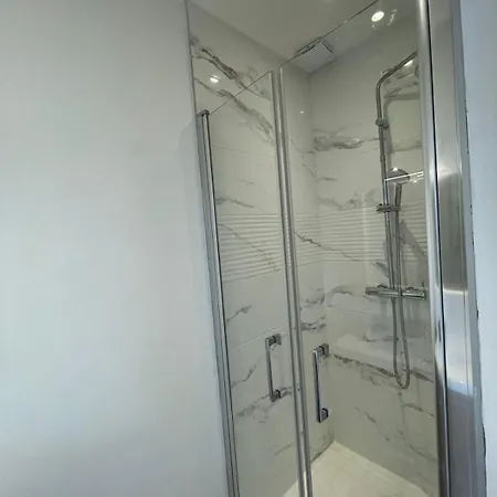 Apartment Spacious Of 120 M In *