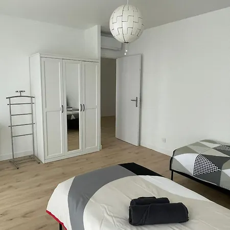Spacious Of 120 M In Apartment *