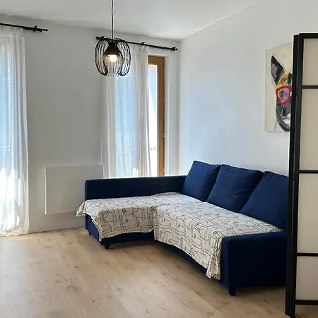 Spacious Of 120 M In Apartment
